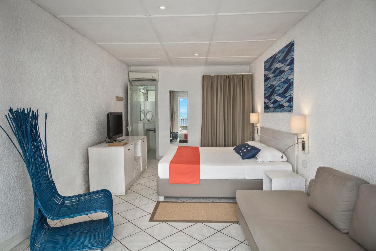 Astroea Beach Hotel (Adults Only) Блу Бей Екстериор снимка
