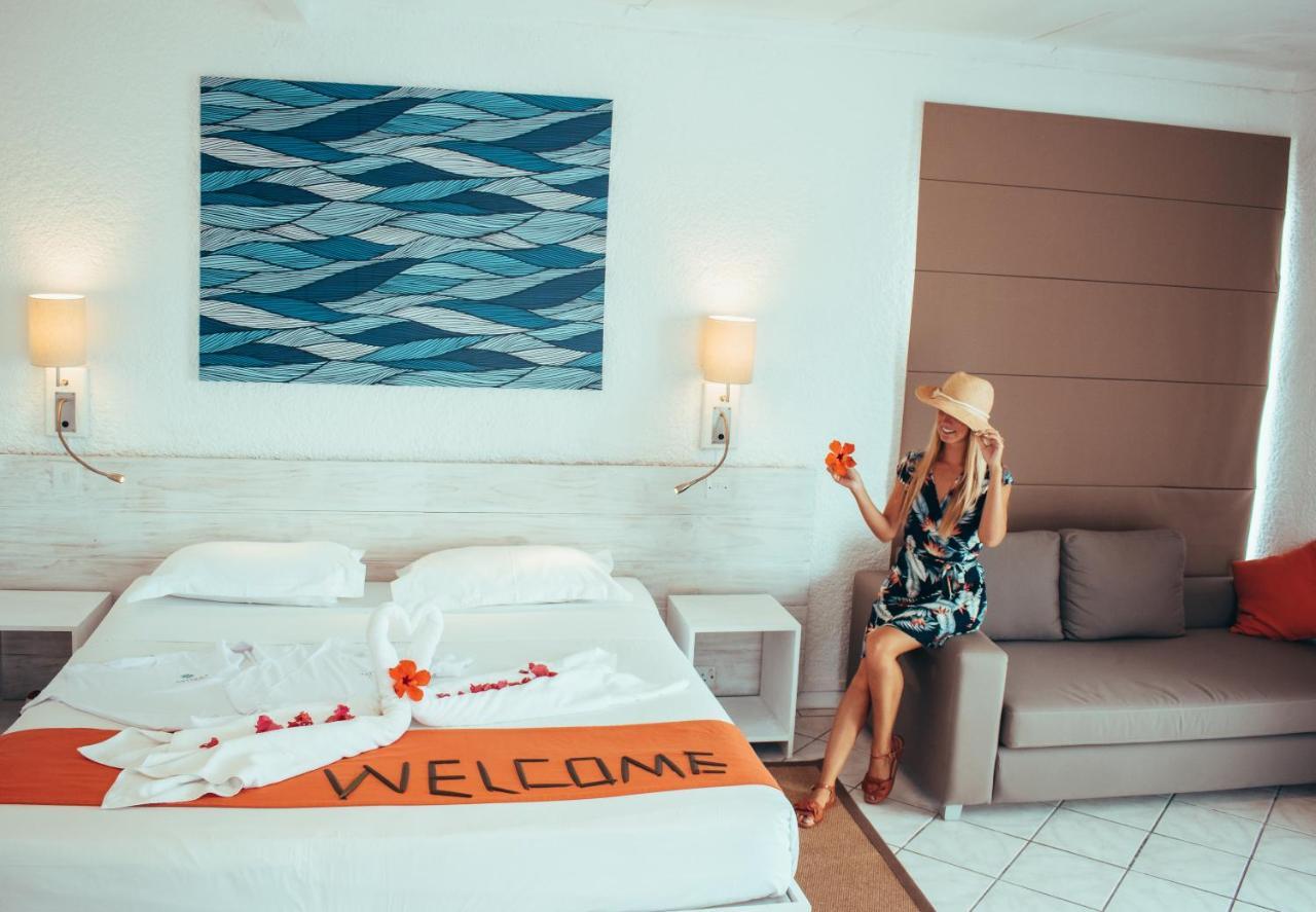 Astroea Beach Hotel (Adults Only) Блу Бей Екстериор снимка