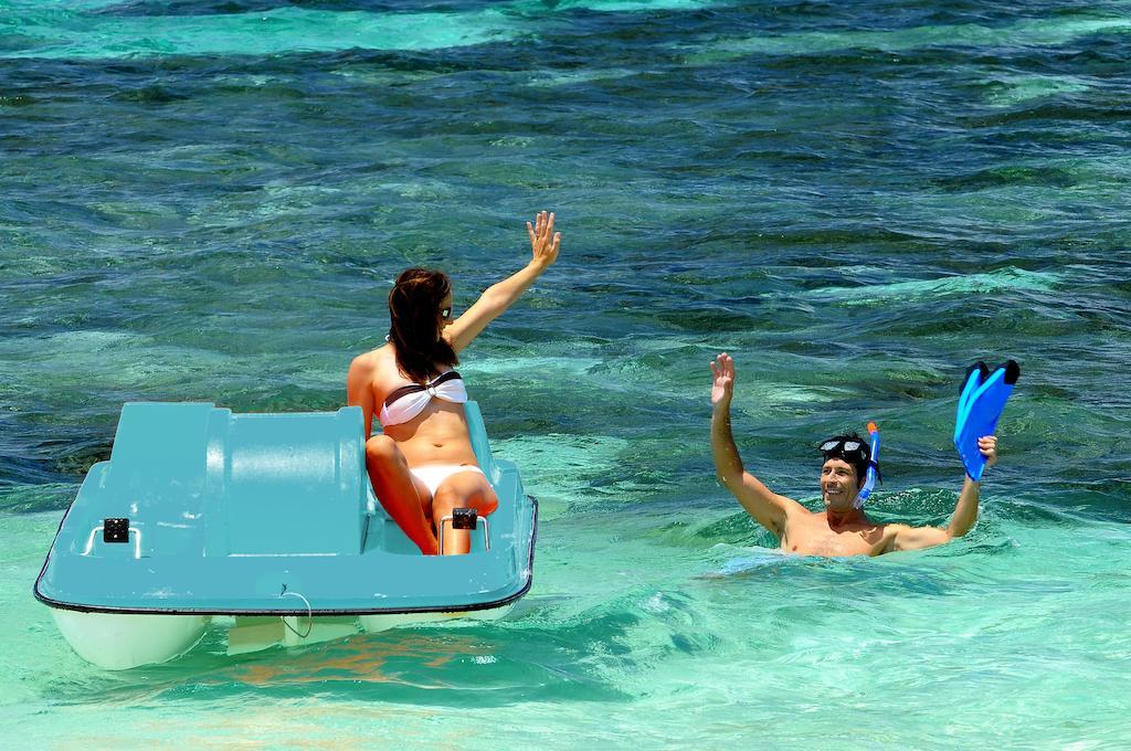 Astroea Beach Hotel (Adults Only) Блу Бей Екстериор снимка