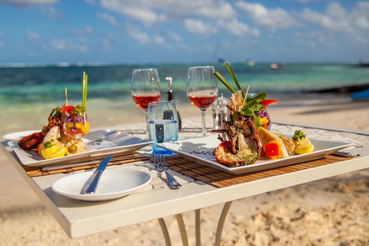 Astroea Beach Hotel (Adults Only) Блу Бей Екстериор снимка